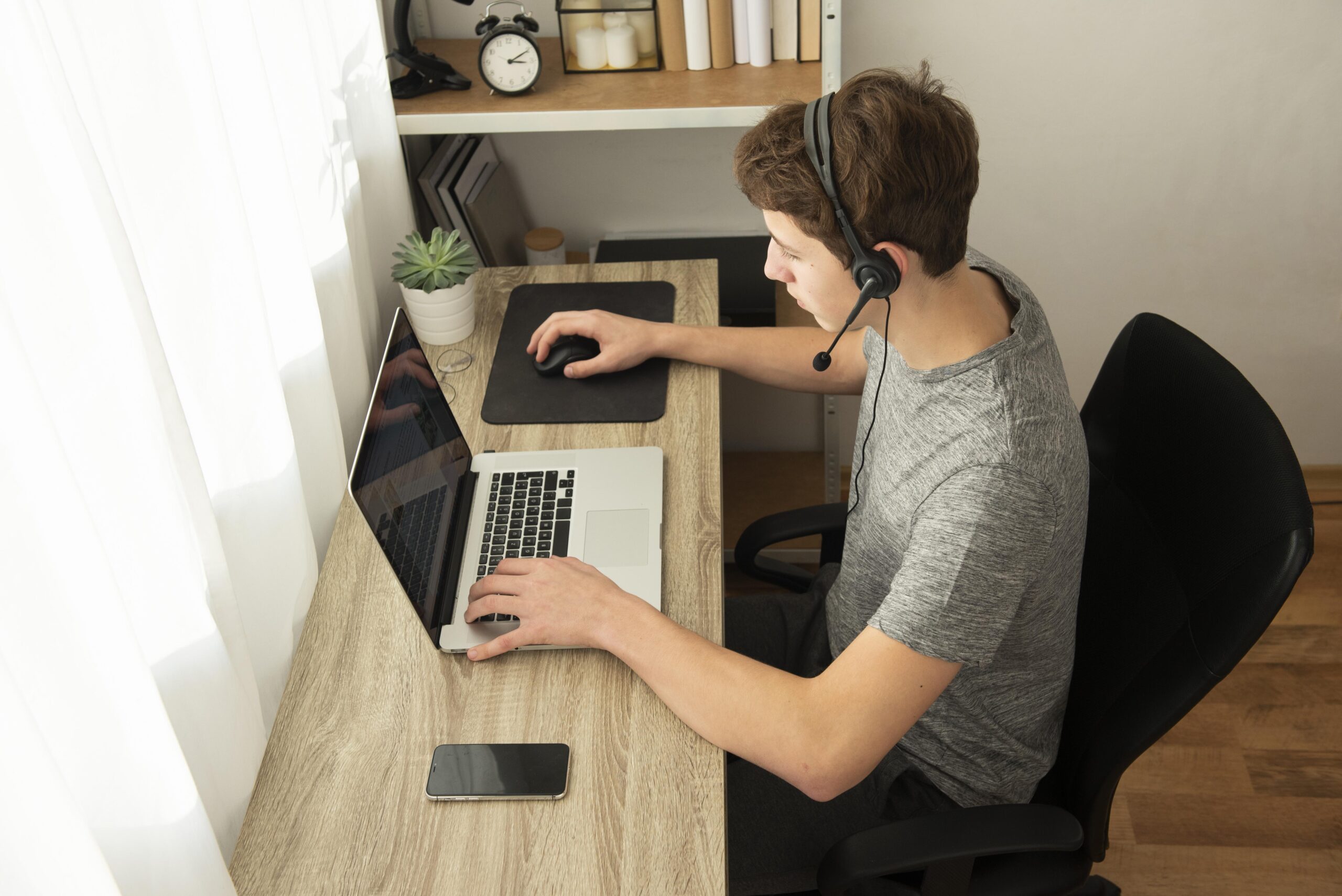 Ciberseguridad en la era del Teletrabajo: Desafíos y Soluciones